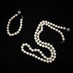 676331 Pearl necklace